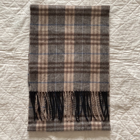 Wool/Cashmere Enzo Mantovani Scarf - Picture 10 of 10